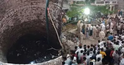 വിഗ്രഹ നിമജ്ജനത്തിനായി 150 വര്‍ഷം പഴക്കമുള്ള കിണര്‍ വൃത്തിയാക്കാനിറങ്ങി; വിഷവാതകം ശ്വസിച്ച് എട്ട് പേര്‍ മരിച്ചു
