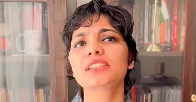 പഹൽഗാം ഭീകരാക്രമണത്തിൽ സർക്കാരിനെ വിമർശിച്ചു; ഗായിക നേഹ സിങ്ങിനെതിരെ രാജ്യദ്രോഹക്കുറ്റം ചുമത്തി