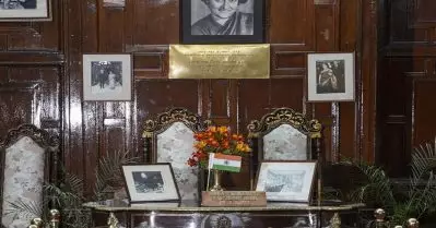 ഭീഷണിക്കുള്ള മറുപടി; ഷിംല കരാര്‍ ഒപ്പിട്ട മേശപ്പുറത്ത് നിന്ന് പാകിസ്ഥാന്‍ പതാക ഒഴിവാക്കി ഇന്ത്യ
