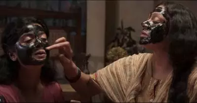 ‘നിന്റെ ഇന്‍സ്റ്റഗ്രാം ഐഡി എനിക്കൊന്ന് കാണണം’ ; ക്രിഞ്ച് റീല്‍സാണെന്ന് പറഞ്ഞപ്പോള്‍ ശോഭനാ മാമിന്റെ മറുപടി ഇതായിരുന്നു: അമൃത വര്‍ഷിണി