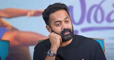 എനിക്ക് ഏറ്റവും പേടിയുള്ള സംവിധായകന്‍; അദ്ദേഹം സംവിധാനം ചെയ്യുമ്പോള്‍ ക്യാമറക്ക് മുമ്പില്‍ നില്‍ക്കാന്‍ പേടിയാണ്: ആസിഫ് അലി