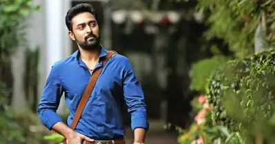 മലയാളത്തിലെ മാത്രമല്ല, ഇന്ത്യന്‍ സിനിമയിലെ ശശി തരൂരാണ് ആ നടനെന്ന് പലപ്പോഴും തോന്നിയിട്ടുണ്ട്: പ്രസന്ന