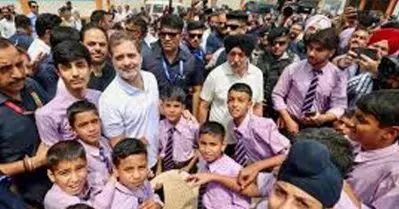 പാക് ഷെല്ലാക്രമണം നേരിട്ട പൂഞ്ച് സന്ദര്‍ശിച്ച് രാഹുല്‍ ഗാന്ധി
