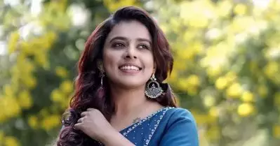 അസഹ്യമായ ഗന്ധവും രുചിയും, നല്ല പണവും ചെലവായി; സിങ്കപ്പൂരിലെ ഭക്ഷണപരീക്ഷണത്തെക്കുറിച്ച് സിത്താര
