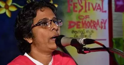 ഇതുപോലുള്ള അനാചാരങ്ങള്‍ അവസാനിപ്പിച്ചുകൊണ്ടാണ് പെണ്ണുങ്ങള്‍ പഠിക്കാന്‍ പോയതും നമ്മള്‍ അധ്യാപകരായതും; അധ്യാപക പരിശീലനത്തിനിടയിലെ വളകാപ്പ് ചടങ്ങിനെതിരെ വിമര്‍ശനം