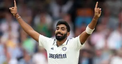 ഡബിള്‍ ക്ലച്ച് ബുംറ, വെക്കെടെ ഇതിന് മേലെ ഒന്ന്; സ്വന്തം മണ്ണിലും കരുത്തുകാട്ടി ബൂം ബൂം