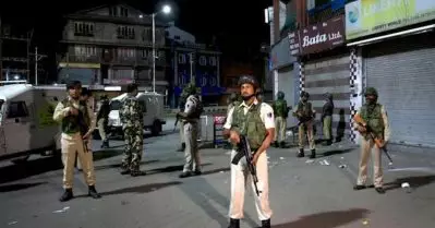 മണിപ്പൂരില്‍ കുക്കി ഗ്രാമത്തില്‍ അക്രമം: മൂന്നുപേര്‍ കൊല്ലപ്പെട്ടു; എസ്.ഐ.ആര്‍ കാരണം പലായനം ചെയ്ത പതിനായിരങ്ങള്‍ പുറത്താവുമെന്ന് കുക്കി സംഘടനകള്‍