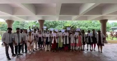 തെലങ്കാനയിലെ സ്വകാര്യ മെഡിക്കൽ കോളേജുകൾ 25,000 രൂപ സ്റ്റൈപ്പൻഡ് നൽകി, 20,000 രൂപ തിരിച്ചെടുക്കുന്നു; എം.ബി.ബി.എസ് വിദ്യാർത്ഥികൾ