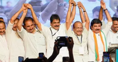 നിലമ്പൂരിലെ യു.ഡി.എഫ് കണ്‍വെന്‍ഷനില്‍ നിന്ന് വിട്ടുനിന്ന് പാണക്കാട് കുടുംബം