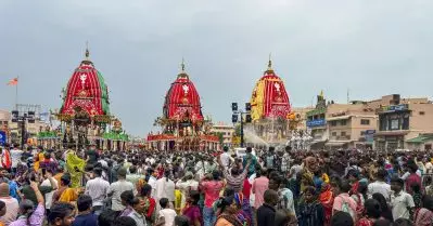 ജഗന്നാഥ രഥയാത്രക്കിടെ ഉണ്ടായ അപകടം, സുരക്ഷാ വീഴ്ചയെന്ന് വിമർശനം; കളക്ടർക്കും എസ്.പിക്കും സ്ഥലം മാറ്റം