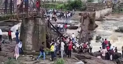 പൂനെയില്‍ പാലം തകര്‍ന്നു; ആറ് മരണം