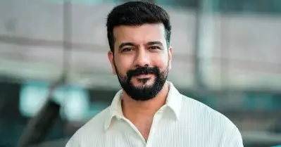 ഹിന്ദിയിലെ ആ നടന് ഇന്നസെൻ്റ് ചേട്ടനോട് ബഹുമാനം ആണ്; പാർലമെൻ്റിലും നടക്കുന്നത് സിനിമയിലെ സന്ദർഭങ്ങൾ: രമേഷ് പിഷാരടി