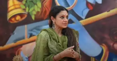 ലാലുമായുള്ള എന്റെ കെമിസ്ട്രിയ്ക്ക് പിന്നിലെ രഹസ്യം; ആ സീനില്‍ അങ്ങനെ ചെയ്യുന്നത് ഫാന്‍സിന് ഇഷ്ടമാവില്ലെന്ന് പറഞ്ഞു: ശോഭന