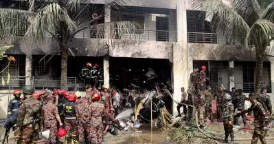 ബംഗ്ലാദേശില്‍ വ്യോമസേന വിമാനം സ്‌കൂളില്‍ തകര്‍ന്ന് വീണു; മരണസംഖ്യ 25 ആയി