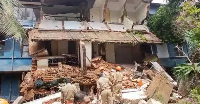 കോട്ടയം മെഡിക്കൽ കോളേജിൽ വാർഡ് കെട്ടിടത്തിന്റെ ഭാഗങ്ങൾ ഇടിഞ്ഞുവീണു