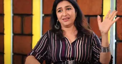ഷൂട്ട് കാണാന്‍ പോയ ഞാന്‍ ആ മോഹന്‍ലാല്‍ ചിത്രത്തില്‍ അഭിനയിച്ചു: നീന കുറുപ്പ്