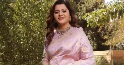 കാലങ്ങളായി തന്നെ പിന്തുടര്‍ന്ന് വെറുപ്പ് തുപ്പുന്നു; യുവതിയുടെ പേരും മുഖവും വെളിപ്പെടുത്തി സുപ്രിയ മേനോന്‍