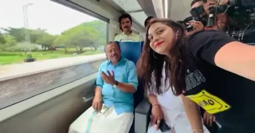 Jyoti Malhotra with V Muralidharan On Vandebharat train