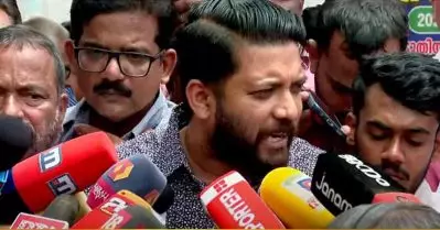 രാജിവെച്ചില്ലേ പിന്നെന്തുവേണം; രാഹുലിനെ തള്ളാതെ ഷാഫി പറമ്പില്‍; കേസിനെ കുറിച്ച് മൗനം; പരാതിയെ കുറിച്ചുള്ള ചോദ്യത്തിനും മറുപടിയില്ല