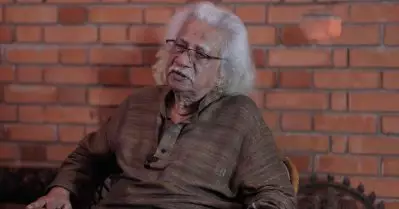 ഗാന്ധിയെ മാറ്റാനാണ് കേന്ദ്രത്തിലെ നേതാക്കന്മാര്‍ ശ്രമിച്ചത്, പണിയാകുമെന്നറിഞ്ഞപ്പോള്‍ നെഹ്‌റുവിനെ ചരിത്രത്തില്‍ നിന്ന് മാറ്റാന്‍ നോക്കുന്നു: അടൂര്‍ ഗോപാലകൃഷ്ണന്‍