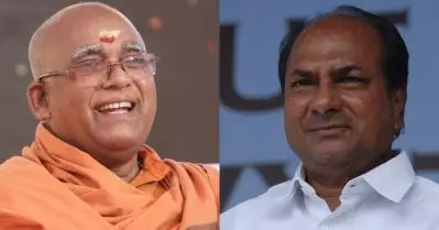 ശിവഗിരി രണ്ട് തട്ടില്‍; പൊലീസ് നടപടി അനിവാര്യം, ആന്റണി സര്‍ക്കാര്‍ സഹായിക്കുകയാണ് ചെയ്തതെന്ന് മഠാധിപതി