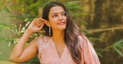മലയാളം ആർടിസ്റ്റിന് ഇതര ഭാഷയിൽ വലിയ ബഹുമാനം കിട്ടും; നമുക്കത് ഫീൽ ചെയ്യും: അപർണ ദാസ്