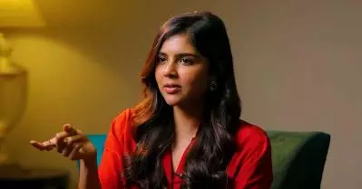 എനിക്ക് ഡബ്ബ് ചെയ്ത ആ ശബ്ദം എല്ലാവര്‍ക്കും ഇഷ്ടപ്പെട്ടു; അമ്മക്ക് മാത്രം തൃപ്തിയായില്ല: കല്യാണി പ്രിയദര്‍ശന്‍