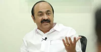 ‘VD’ വെറും ഡയലോഗ്; പൊലീസ് അതിക്രമത്തിനെതിരെ ഒരു സെക്രട്ടറിയേറ്റ് മാര്‍ച്ചെങ്കിലും നടത്തൂ; വി.ഡി സതീശനെതിരെ സൈബര്‍ ആക്രമണം