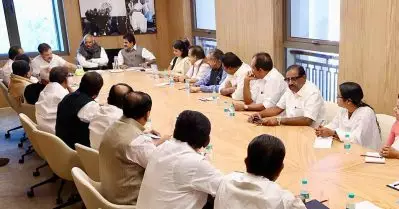 ഏതെങ്കിലുമൊരു വ്യക്തി നയിക്കുന്ന പ്രചരണം വേണ്ട; കോൺഗ്രസിന് കേരളത്തിൽ മുഖ്യമന്ത്രി സ്ഥാനാർഥി ഉണ്ടാകില്ല; എ.ഐ.സി.സി
