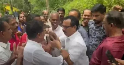 കൂത്തുപറമ്പ് എം.എല്‍.എ കെ.പി മോഹനന് നേരെ കയ്യേറ്റം