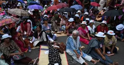 പങ്കെടുക്കരുത്, അതിദാരിദ്ര്യ വിമുക്ത പ്രഖ്യാപനം വലിയ നുണ; മമ്മൂട്ടിക്കും മോഹന്‍ലാലിനും കമല്‍ ഹാസനും കത്തെഴുതി ആശമാര്‍