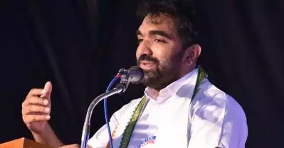 ‘പറഞ്ഞിരുന്നെങ്കില്‍ രാജിവെച്ച് ഒഴിഞ്ഞേനെ, പിതാവിന്റെ ഓര്‍മ ദിവസം അപമാനിച്ച് പുറത്താക്കി’: ചാണ്ടി ഉമ്മന്‍