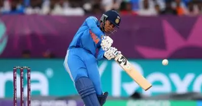 ചരിത്രം സൃഷ്ടിച്ച് മന്ഥാന; വനിത ഏകദിനത്തില്‍ ഇങ്ങനെ ഒരാളാദ്യം!