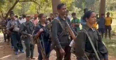 ചത്തീസ്ഗഢില്‍ 21 മാവോയിസ്റ്റുകള്‍ കീഴടങ്ങി; സംഘത്തില്‍ 13 സ്ത്രീകളും