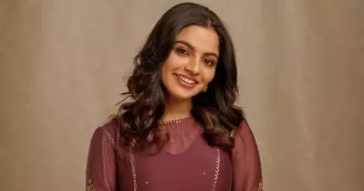 ബോൾഡ് ആയി സംസാരിക്കുന്ന സ്ത്രീകളെ ആളുകൾക്ക് ശീലമില്ല; നടിമാരിൽ നിന്ന് അതല്ല പ്രതീക്ഷിക്കുന്നത്; നിഖില വിമൽ