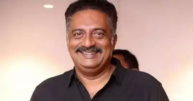 മലയാള സിനിമയില്‍ ആ രണ്ട് യുവനടന്മാര്‍ ഇനിയും അത്ഭുതങ്ങള്‍ സൃഷ്ടിക്കും: അവാര്‍ഡില്‍ പരിഗണിക്കാനാകാത്ത രണ്ട് താരങ്ങളെക്കുറിച്ച് പ്രകാശ് രാജ്