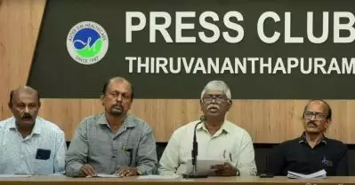 മടങ്ങിയെത്തിയ പ്രവാസികളെയും ‘നോര്‍ക്ക കെയര്‍’ ഇന്‍ഷുറന്‍സ് പദ്ധതിയില്‍ ഉള്‍പ്പെടുത്തണം: പ്രവാസി ലീഗല്‍ സെല്‍