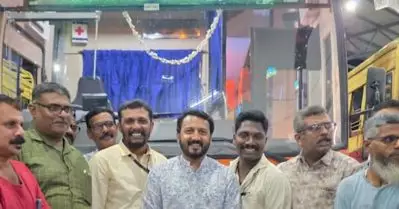 രാഹുല്‍ മാങ്കൂട്ടത്തില്‍ സര്‍ക്കാര്‍ പരിപാടിയില്‍; കെ.എസ്.ആര്‍.ടി.സി ബസ് ഫ്ലാഗ് ഓഫ് ചെയ്തു