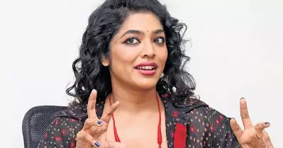 ചെറിയ ബ്ജറ്റില്‍ നിന്ന് കൊണ്ട് പുതിയ കാര്യങ്ങള്‍ പരീക്ഷിക്കാന്‍ മലയാളം ഇന്‍ഡസ്ട്രിക്ക് ഒരു പേടിയുമില്ല: റിമ കല്ലിങ്കല്‍