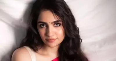 അഭിനയ ജീവിതം ഉപേക്ഷിക്കാന്‍ പ്രേരിപ്പിക്കുന്ന ഒരനുഭവവും ഉണ്ടായിട്ടില്ല; സിനിമയില്‍ എനിക്ക് ഗോഡ്ഫാദര്‍ ഇല്ല: രുക്മിണി വസന്ത്