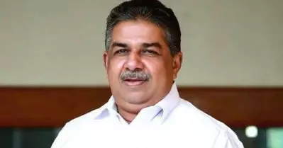 ഇത്രയ്ക്ക് ആക്ഷേപിക്കേണ്ട കാര്യമുണ്ടോ?; അടൂർ ഗോപാലകൃഷ്ണന് ഒരു ചായ പോലും യു.ഡി.എഫ് നൽകിയിട്ടില്ല: സജി ചെറിയാൻ
