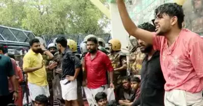 കാർഷിക സർവകലാശാലയിലെ ഫീസ് വർധനവ്; എസ്.എഫ്‌.ഐ മാർച്ചിൽ സംഘർഷം