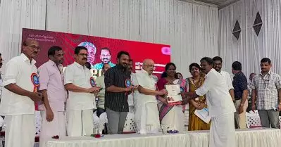 രാഹുല്‍ മാങ്കൂട്ടത്തിലിനൊപ്പം വേദി പങ്കിട്ട് മന്ത്രി കെ. കൃഷ്ണന്‍കുട്ടി, വേദിയില്‍ സി.പി.ഐ.എം എം.എല്‍.എയും