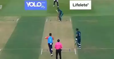 ആറ് പന്ത്, ആറ് സിക്സ്; വെടിക്കെട്ടുമായി പാക് താരം