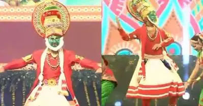 ഇതെന്താ മോദിജിയുടെ പുതിയ കോസ്റ്റ്യൂമോ? ‘ഭാരത് പര്‍വി’ലെ കഥകളിയില്‍ ബി.ജെ.പിയ്ക്ക് വിമര്‍ശനം