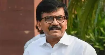 തെരഞ്ഞെടുപ്പ് കമ്മീഷനും ബി.ജെ.പിയും കൈകോര്‍ക്കുമ്പോള്‍ മറിച്ചൊരു ഫലം നിങ്ങള്‍ പ്രതീക്ഷിച്ചോ കൂട്ടരേ..: സഞ്ജയ് റാവത്ത്