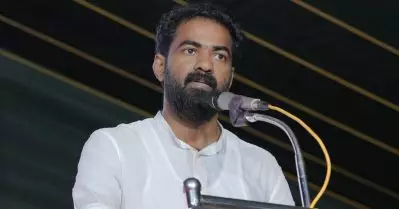 നാഗ്പൂരിലെ അപ്പൂപ്പന്മാർ കൊടുത്തുവിട്ട പണം കൊണ്ടല്ല, വന്ദേഭാരത് നിർമിച്ചത് ജനങ്ങൾ നൽകിയ നികുതി പണം കൊണ്ട്: വി.കെ. സനോജ്