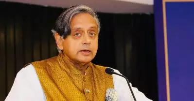 ബി.ജെ.പിയുടെ ഭിന്നിപ്പിക്കല്‍ രാഷ്ട്രീയത്തെ എതിരിട്ട് കോണ്‍ഗ്രസ് കൂടുതല്‍ ഇടതുപക്ഷമായി: ശശി തരൂര്‍
