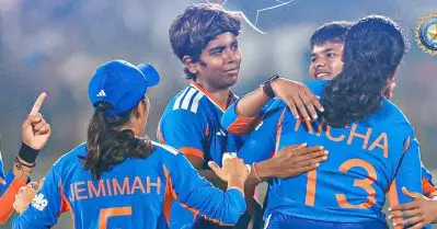 കാര്യവട്ടത്ത് ലങ്കയെ എറിഞ്ഞിടാന്‍ ഇന്ത്യൻ വനിതകൾ