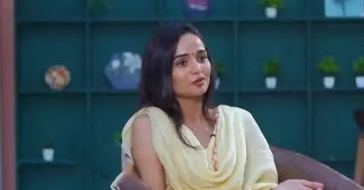 മെലിഞ്ഞ് ഉണങ്ങി കോലം കെട്ടല്ലോ എന്ന ചോദ്യവും ഫുഡ് കഴിച്ച് ഹെല്‍ത്തിയാവണമെന്ന പറച്ചിലും രണ്ടാണ്: മീനാക്ഷി